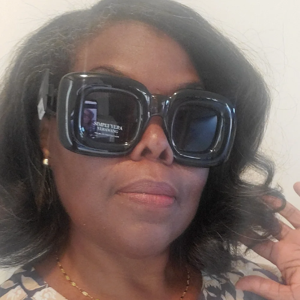 Simply Vera Vera Wang Glossy Black Square Sunglasses - Picture 4 of 4